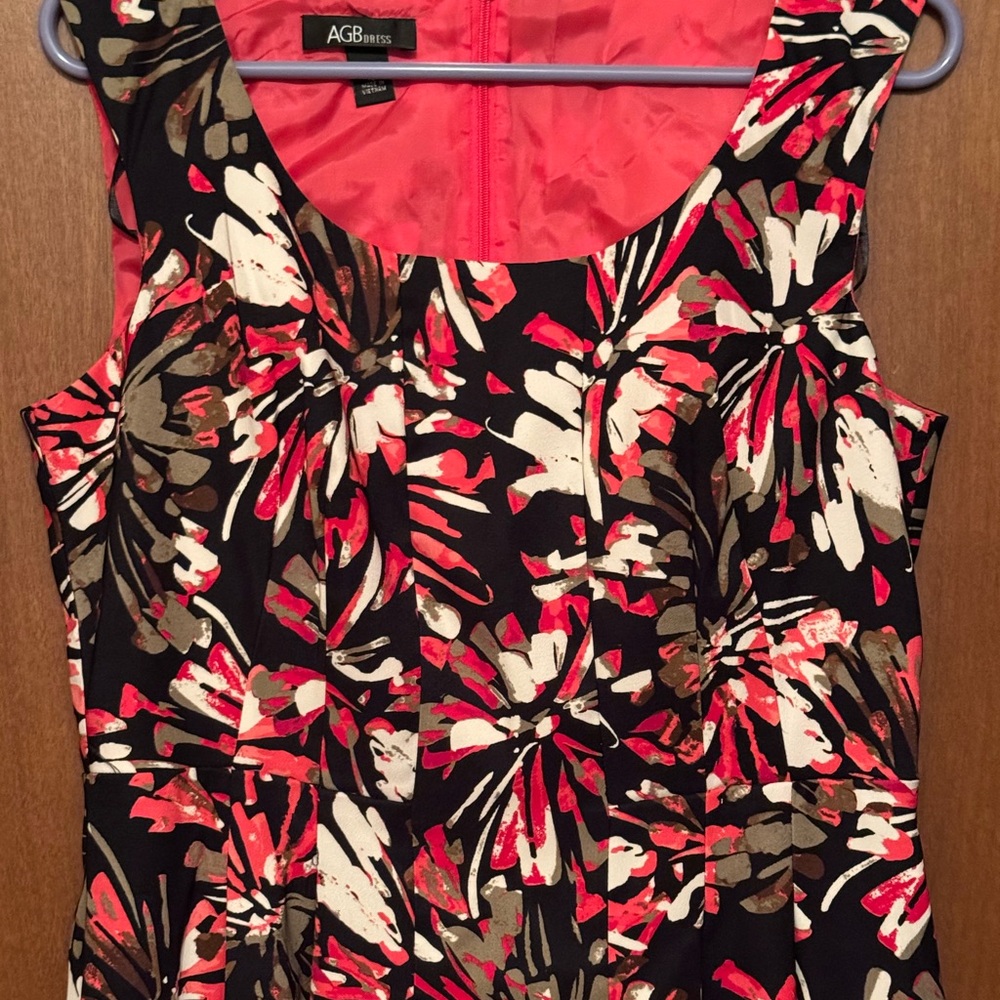 ❌SOLD❌ Beautiful AGB Dress, Woman’s Abstract Floral Dress, Size 10 - Picture 2 of 2